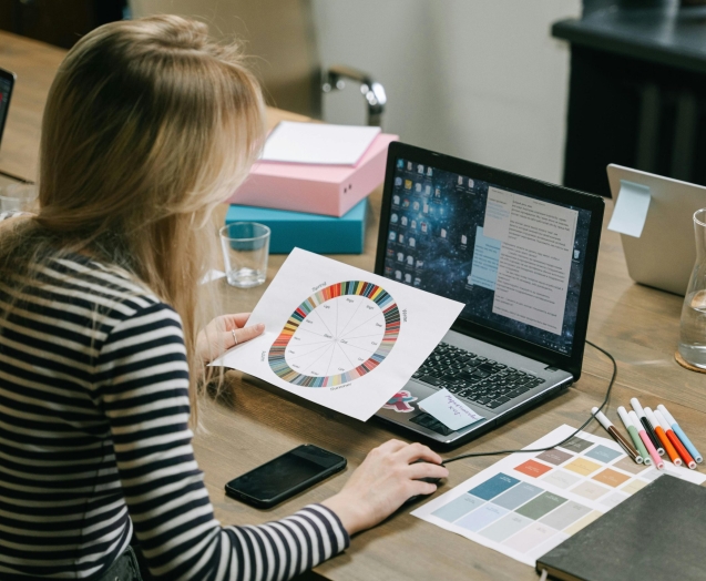 pexels-ivan-samkov-8117406